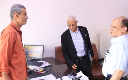 وكيل محافظة عدن " يشيد بمستوى الحضور ونسبة الانضباط الوظيفي في ديوان السلطة المحلية بدارسعد