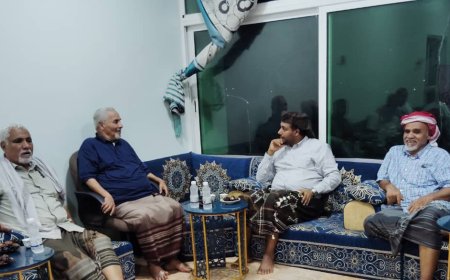 نائب رئيس مؤتمر حضرموت الجامع يزور الشخصية الاجتماعية ورجل الأعمال الشيخ عبدالملك بن مالك 