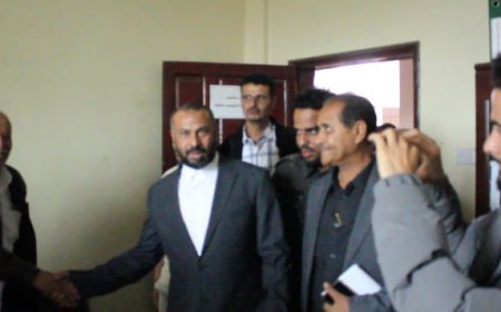 محافظ الضالع يطلع على مستوى الانضباط الوظيفي في عدد من المكاتب التنفيذية