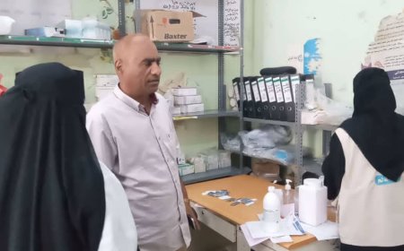 باجميل يطلع على سير العمل بالوحدة الصحية في منطقة عمودية بمديرية زنجبار