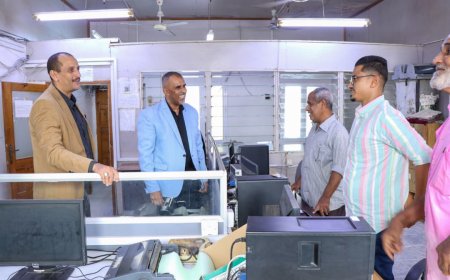 وكيل محافظة عدن يتفقد مستوى الانضباط الوظيفي في المؤسسة المحلية للمياه