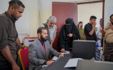 محافظ أبين يتفقد مستوى الانضباط الوظيفي عقب إجازة عيد الفطر المبارك