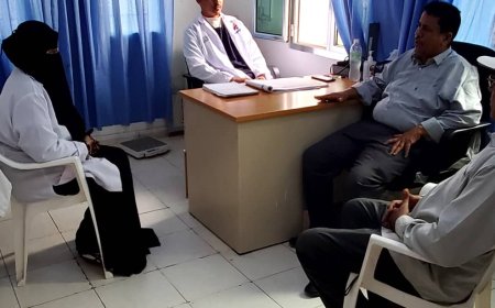 مدير مكتب الصحة والسكان بخنفر يتفقد مركز العزل الكود ويشيد بجهود الكادر الطبي