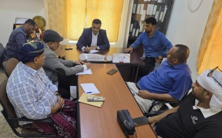 السقطري يؤكد تعزيز مخزون المشتقات النفطية استعدادًا لموسم الخريف