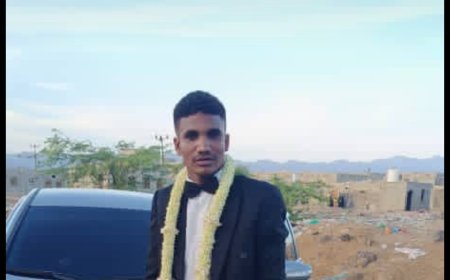 الشيخ الهاظل يهنئ الكابتن أمين يسلم بمناسبة زواجه الميمون