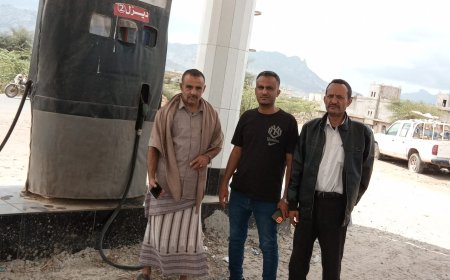 ممثل شركة النفط بالمحافظة ومدير مكتب الصناعة والتجارة بقعطبة ينفذان حملة رقابية على محطات الوقود والغاز