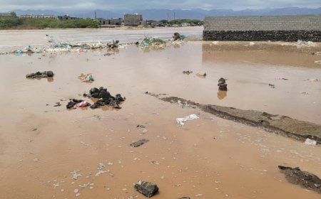 اضرار جراء السيول الجارفة بمدينة شقرة ومناشدات عاجلة للحكومة والمحافظة لإنقاذها