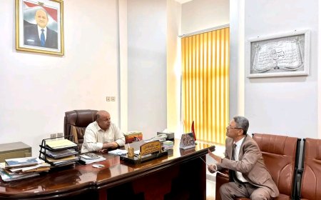 الخنبشي يناقش أوضاع صندوق النظافة والتحسين بوادي حضرموت والصحراء