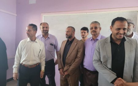 في أول يوم دراسي بعد عطلة العيد.. محافظ الضالع يتفقد العملية التعليمية ويؤكد: "بناء الإنسان هو هدفنا الأول"