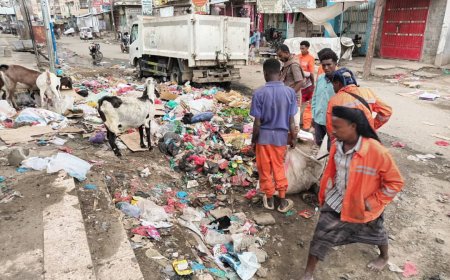 صندوق النظافة بلودر يطلب من المواطن التعاون في وضع القمامة في مكانها.