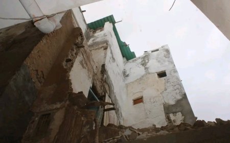 تنفيذاً لتوجيهات عضو مجلس القيادة الرئاسي محافظ محافظة حضرموت.. السلطة المحلية بمدينة المكلا تُجلي 3 أسر تضرر منزلها جراء الأمطار