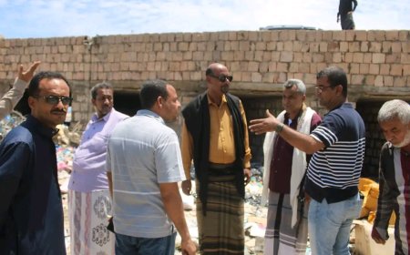 مدير عام المكلا يتفقد المناطق المتضررة من الأمطار ويوجه بسرعة معالجة الانسدادات وإعادة الخدمات