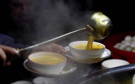 مرق العظام أم الدجاج: أيهما أكثر فائدة غذائية؟