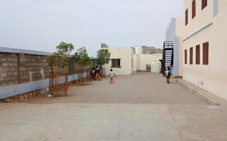 شقرة.. نداء إنساني لإصلاح كهرباء مدرسة خالد الشحي بعد سرقة أسلاكها