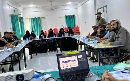 وكيل أول المهرة يدشن ورشة عمل حول إحصائيات النازحين والمهاجرين في المهرة