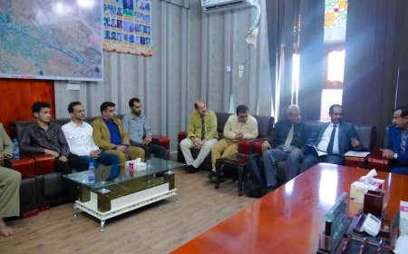 المحافظ بن الوزير يناقش مع مكتب الصحة والأطباء الأخصائيين سبل الارتقاء بالخدمات الطبية بشبوة