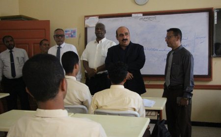 مدير تربية ساحل حضرموت يطلع على سير الدراسة في عدد من مدارس وثانويات منطقة ربوة خلف بمديرية المكلا
