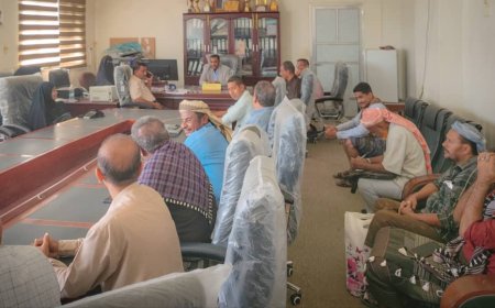 وكيل محافظة أبين يتفقد مكتب الصحة ويؤكد: خطة المئة يوم أولوية لإنعاش القطاع الصحي