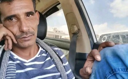 شيخ مكتب كلد يافع ونائبه يعزيان الشيخ نصر سعيد بن كرم المنصري بوفاة نجله وليد