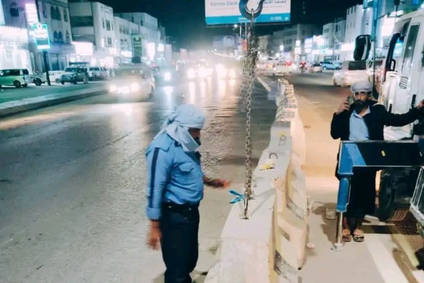 تنفيذا للخطة الامنية لشهر رمضان المبارك إدارة شرطة السير بشبوة تتخذ عددا من الإجراءات لتنظيم حركة السير بمدينة عتق