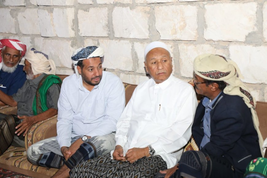 الشيخ العكبري يزور مقادمة وأعيان ووجهاء سيبان بمنطقة العيون 