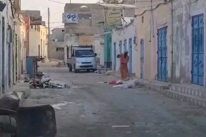 محافظ المهرة يشيد بجهود عمال النظافة في الحفاظ على نظافة الغيضة خلال عيد الفطر