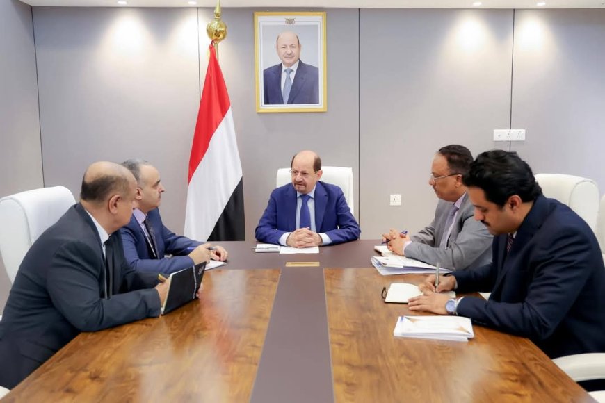 رئيس الوزراء يلتقي برئيسي مصلحتي الضرائب والجمارك