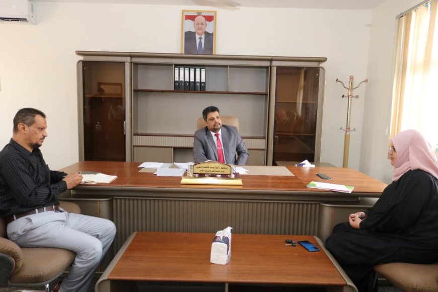 وزير التعليم الفني والتدريب المهني يطلع على سير العمل في صندوق تنمية المهارات 