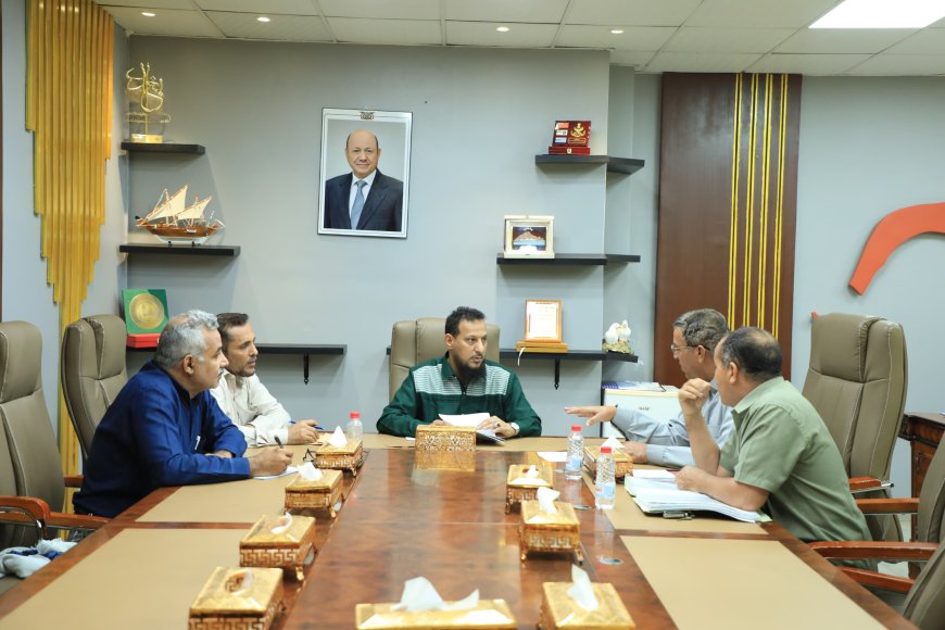 المحافظ شيخ يطلع على خطة إنشاء مشروع المنطقة الصناعية عدن بالعلم ويؤكد اهتمام السلطة المحلية بالمشاريع الاستثمارية