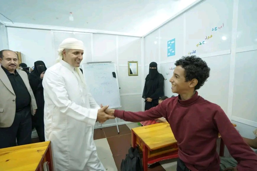 وزير الشؤون الاجتماعية والعمل يزور مؤسسة الحق ويؤكد ضرورة دعم برامج تأهيل أطفال الشلل الدماغي