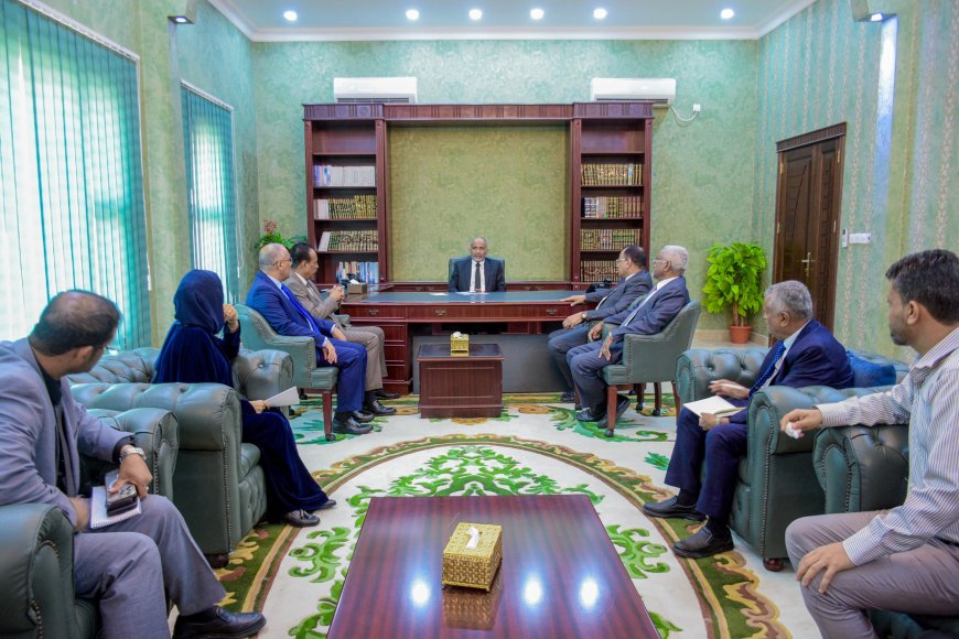 عضو مجلس القيادة الرئاسي الصبيحي يناقش مع عدد من الوزراء تطوير الأداء وتعزيز الخدمات