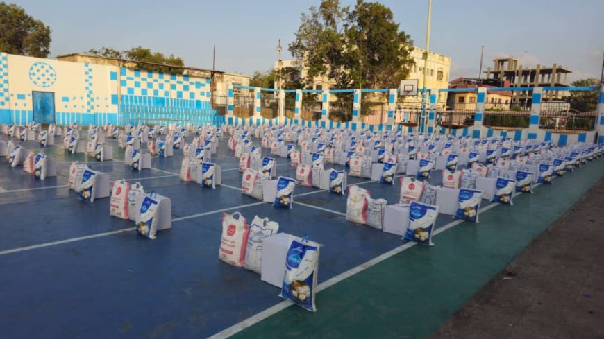 بدعم قيادة القوات المشتركة.. مبادرة العبيدي توزع السلة الغذائية على الأسر المحتاجة في عدن