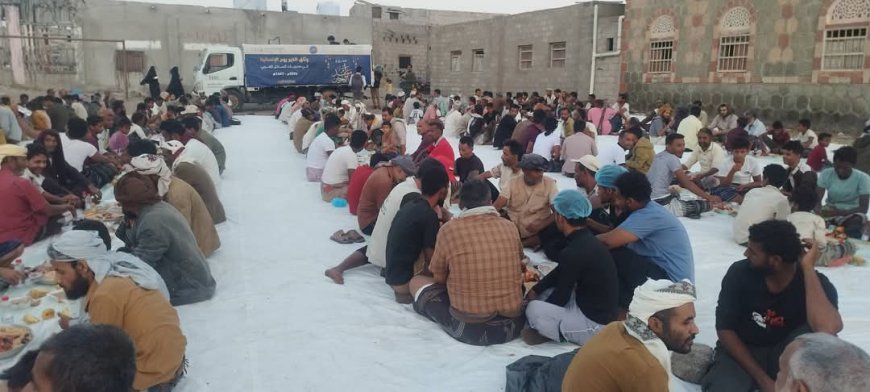خلية الأعمال الإنسانية تنظم مأدبة إفطار موائد الخير بمديرية ذو باب المندب.