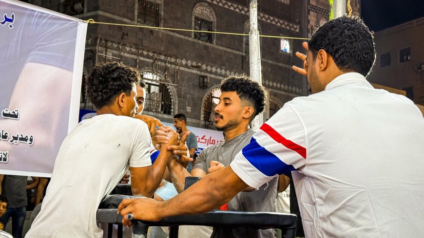 بن جرادي يفتتح بطولة القوة ومصارعة الذراعين (الريست) في مديرية صيرة بعدن