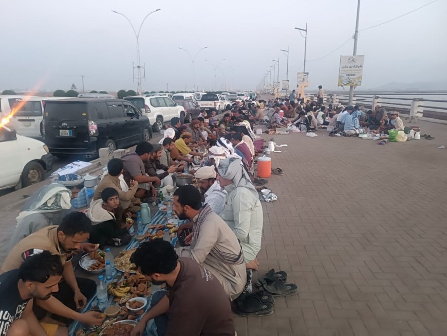 إفطار جماعي لأبناء مديرية مكيراس الحدودية في عدن