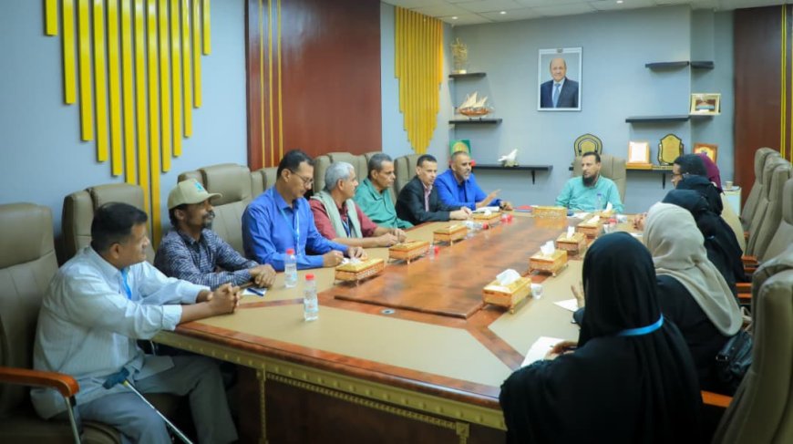 المحافظ شيخ يؤكد أن دعم العملية التعليمية في العاصمة عدن يمثل أولوية للسلطة المحلية