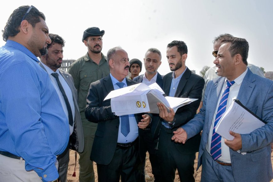 وزير النقل يطلع على سير العمل بهيئة تنظيم شؤون النقل البري و مشروع المحطة المركزية لنقل الركاب بعدن