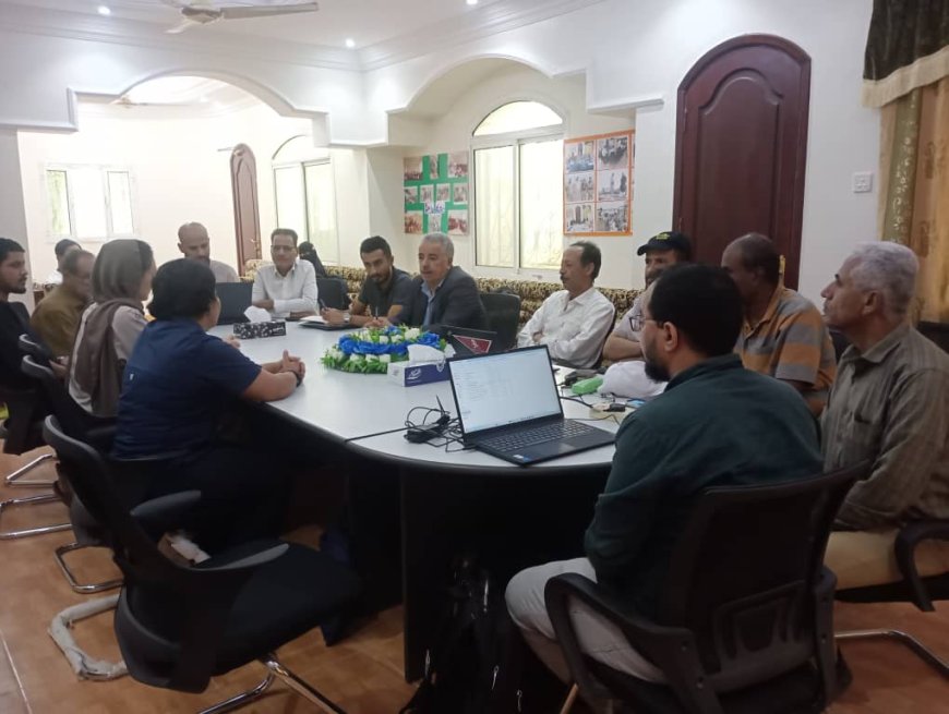 ممثلو بعثة الأمم المتحدة لدعم اتفاق الحديدة يزورون مكتب تنسيق الأعمال المتعلقة بالألغام