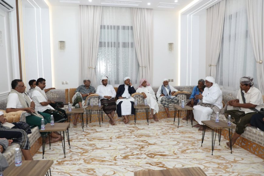 نائب رئيس مؤتمر حضرموت الجامع يزور الشيخ محمد عوض البسيري