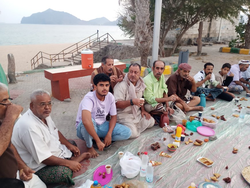 شخصيات من مناطق مديرية البريقة تقيم الإفطار الجماعي السنوي بكورنيش كود النمر