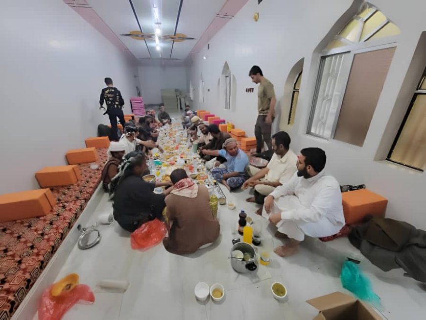 أسرة ثانوية سرار يافع تُقيم إفطاراً جماعياً وتُستذكر مآثر الفقيد غسان بن عبدالباقي