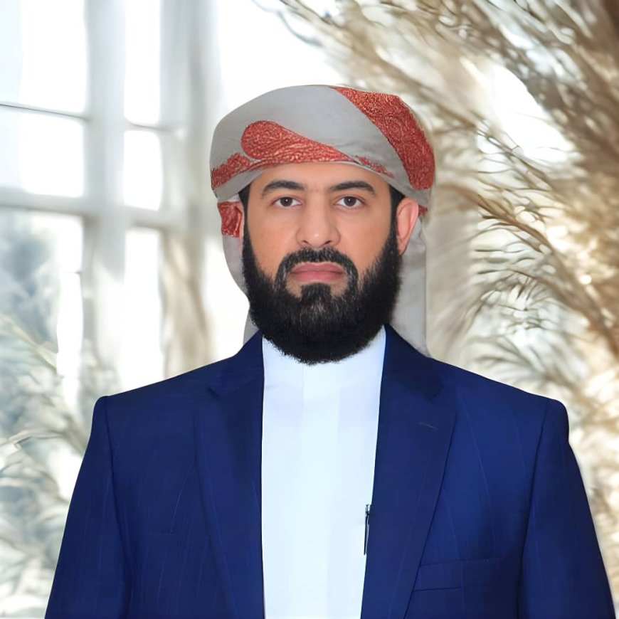 الشيخ ياسر الكهالي شيخ مشائخ مكتب الناخبي يهنئ الدكتور مختار الرباش الميسري بتعيينه محافظاً لأبين
