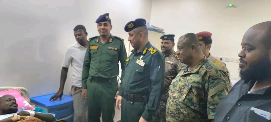 العميد الجابري يزور العريف باعشرة للاطمئنان على صحته بعد إجراء عملية جراحية تكللت بالنجاح