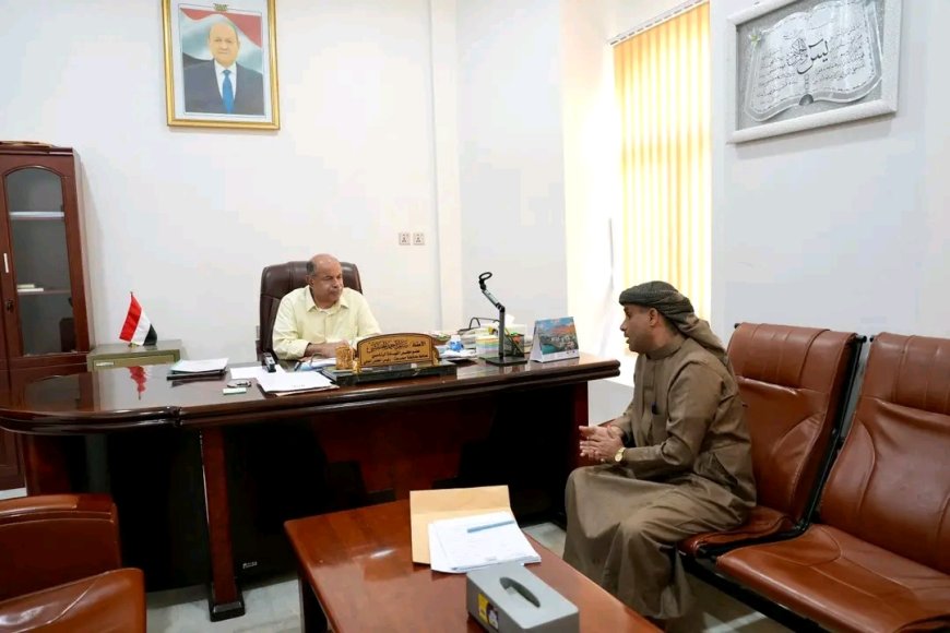 عضو مجلس القيادة محافظ حضرموت يطّلع على مستوى التحصيل للإيرادات الزكوية بالمحافظة