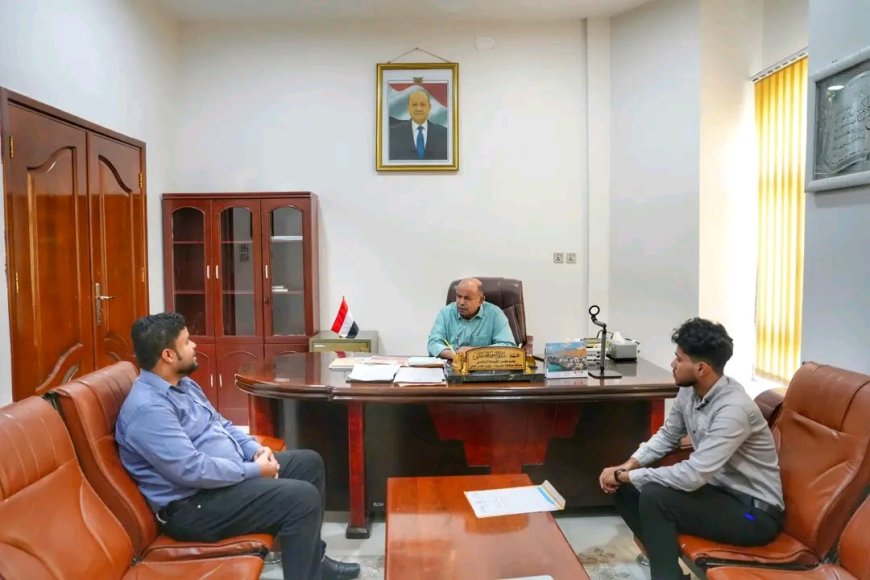 عضو مجلس القيادة محافظ حضرموت يناقش جهود تطوير مركز طب الأسرة بفوة وتوسيع خدماته على مدار الساعة