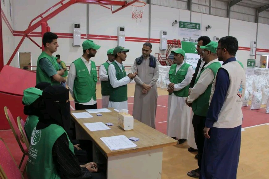 وكيل حضرموت الجيلاني يدشن مشروع زكاة الفطر لمديرتي المكلا وبروم ميفع