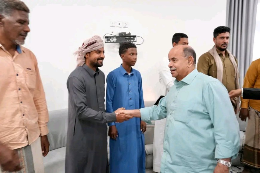 عضو مجلس القيادة محافظ حضرموت يكرم أسر شهداء الحراك الجنوبي في مأدبة إفطار وأمسية رمضانية