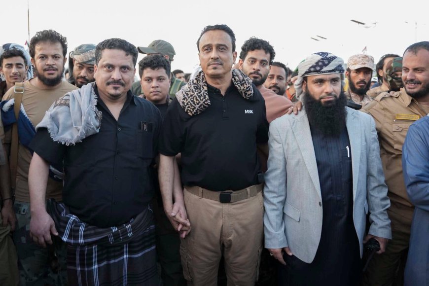 العميد سليمان الزامكي يشارك في الإفطار الجماعي بساحة العروض إحياءً للذكرى الـ11 لتحرير عدن