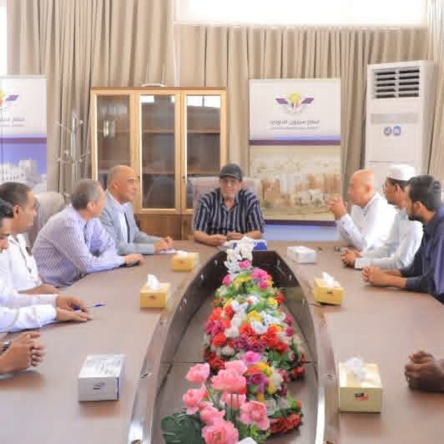 رئيس هيئة الطيران المدني يتفقد سير العمل لمطار سيئون الدولي
