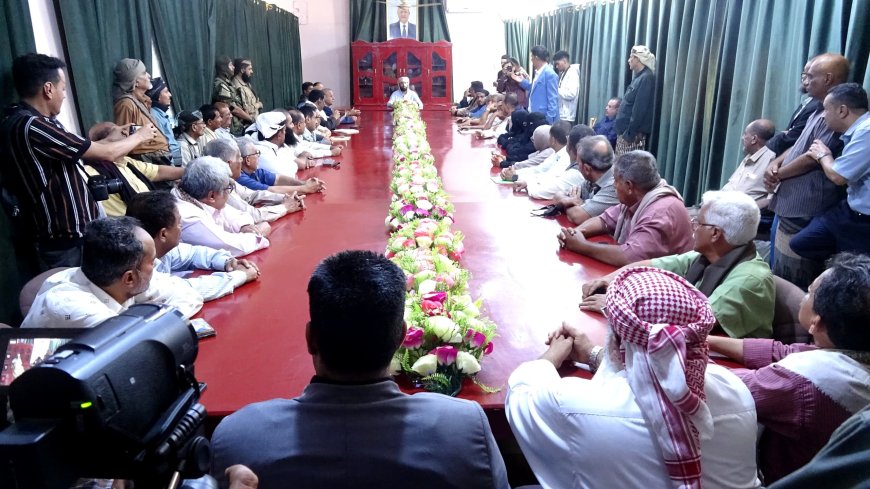 اجتماع موسع  للقيادات التنفيذية برئاسة المحافظ مختار الرباش الهيثمي يقف امام اوضاع المحافظة في جميع المجالات